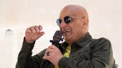 خيري بشارة يعد بتقديم دورة لصناعة أفلام بالموبايل في الإسكندرية