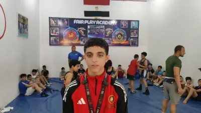 عبد الله حسونة يحول الهزيمة لذهب في المصارعة الإفريقية