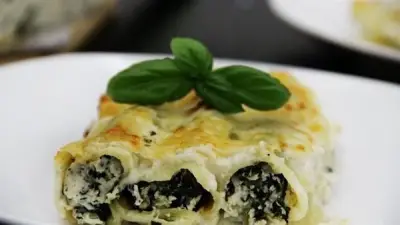 طريقة عمل الكانيلوني بحشو السبانخ واللحم بمذاق لا يقاوم