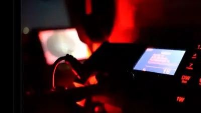 إعلام إسرائيلي: سلاح البحرية يبلغ النشطاء على الزوارق بأنهم رهن الاعتقال