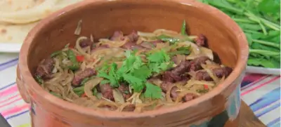 طريقة عمل طاجن السجق بدبس الرمان بخطوات سهلة