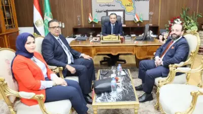 محافظ المنوفية يبحث خطط توسع معهد الأورام مع إدارته