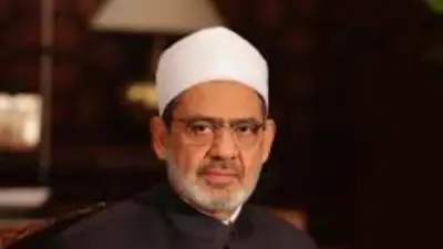 شيخ الأزهر يهنئ عمال مصر بعيدهم ويؤكد: العمل ركيزة نهضة الأوطان