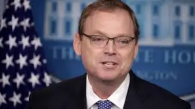 مسؤول أمريكي: الاقتصاد الإيراني على حافة الانهيار ونأمل بإعادة فتح مضيق هرمز