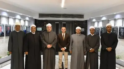 محافظ أسوان يبحث مع وكيل الأزهر تنظيم قوافل دعوية لترسيخ الوسطية