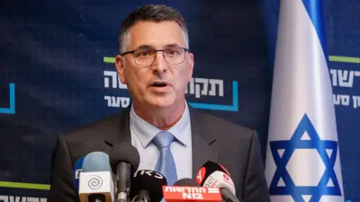 وزير خارجية الاحتلال يطلب من بريطانيا حظر عبارة عولمة الانتفاضة