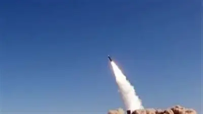 هجوم صاروخي من اليمن يستهدف إسرائيل وصفارات الإنذار تدوي في ديمونا وبئر السبع