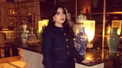 بوسي تخطف الأنظار بإطلالة كلاسيكية أنيقة عبر إنستجرام