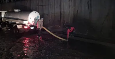 محافظ الجيزة يتفقد جهود شفط مياه الأمطار من الشوارع لمواجهة السيول