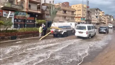 رئيس صرف صحي القاهرة يتابع سحب مياه الأمطار في المحاور الحيوية بعد موجة الطقس غير المستقر