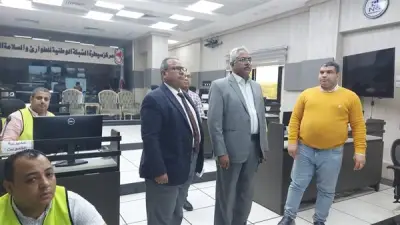 نائب محافظ سوهاج يراقب تداعيات الطقس السيئ من غرفة السيطرة المركزية