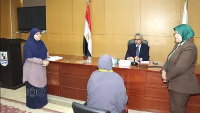 محافظ بني سويف يوجه بصرف إعانة عاجلة لسيدة خلال لقاء أسبوعي لاستماع شكاوى المواطنين