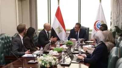 وزير الصحة يبحث تعزيز برامج الصحة الجلدية وإطالة العمر الصحي في اجتماع موسع