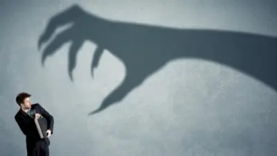 نيران إيرانية تستهدف مروحيتين أمريكيتين خلال عملية إنقاذ طاقم طائرة مقاتلة أسقطت