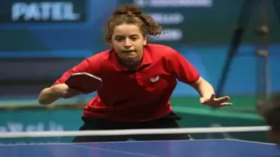 هنا جودة تعبر عن حزنها بعد خسارة مثيرة في ربع نهائي كأس العالم لتنس الطاولة