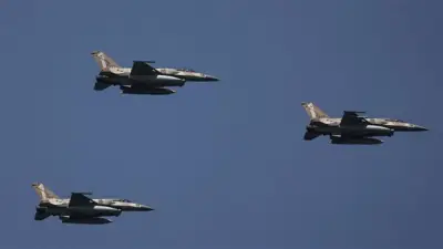 الطيران الحربي الإسرائيلي يحلق على ارتفاع منخفض فوق بيروت وسط تصعيد عسكري