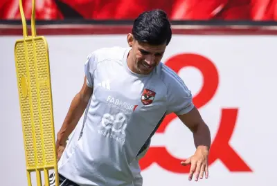 توروب ينهي أزمة بن شرقي في الأهلي ويعلن موقف اللاعب رسمياً