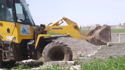 محافظ كفر الشيخ يشرف على إزالة تعديات فورية على الأراضي الزراعية في مطوبس