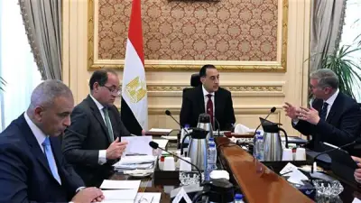 مدبولي يتابع مع وزيري المالية والبترول ملفات التمويل والإنتاج البترولي