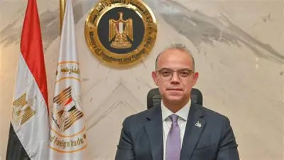 وزير الاستثمار يؤكد استمرار عمل المراكز الخدمية طوال الأسبوع دون انقطاع