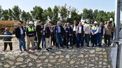 وزير الري يتفقد إنشاء سحارة أبنهس الجديدة ضمن مشروع تأهيل المنشآت المائية