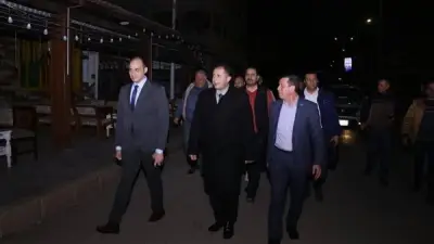 محافظ دمياط يتفقد التزام محال رأس البر بمواعيد الغلق ويؤكد على ترشيد الطاقة