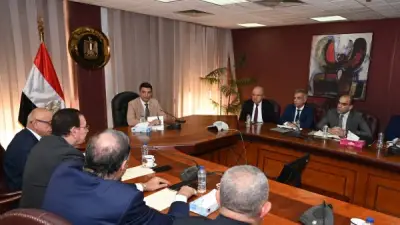 وزير الصناعة يناقش مع اتحاد الصناعات تطوير قطاع التعدين لتعظيم القيمة المضافة
