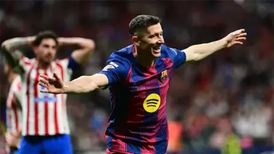 برشلونة يتحرك لضم فيسنيك أسلاني بديلًا لليفاندوفسكي في صفقة صيفية محتملة