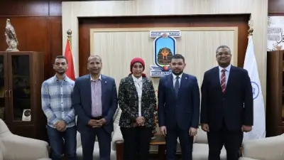 جامعة الأقصر تبحث تعزيز التعاون مع هيئة الرعاية الصحية لدعم المنظومة الطبية