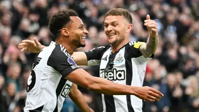 نيوكاسل يونايتد يستهدف الظهير المغربي زكريا الواحدي لتعزيز صفوفه في الصيف