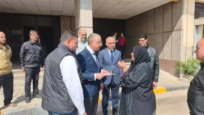 محافظ الجيزة يستجيب لشكوى مواطنة ويوفر لها فرصة عمل خلال جولة تفقدية