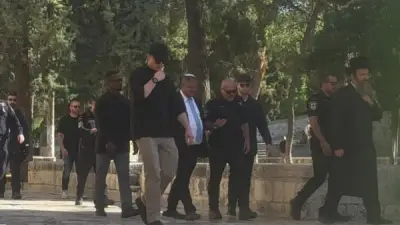 بن غفير يقتحم الأقصى.. وحماس تحذر من التهويد والسيطرة الكاملة على المسجد