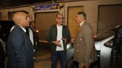 محافظ الجيزة يقود جولة ليلية مفاجئة في قرى أوسيم لمراقبة مواعيد غلق المحال