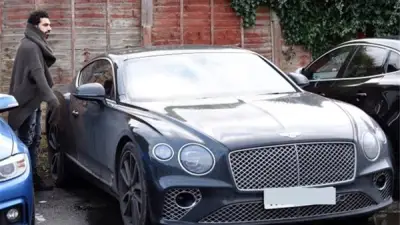 سيارة محمد صلاح الكهربائية الفاخرة: تفاصيل وأسعار أغلى مركبة في العالم