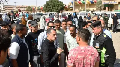 محافظ أسوان يتدخل عاجلاً لمواجهة تكدس طلاب الجامعة عبر تعزيز وسائل النقل
