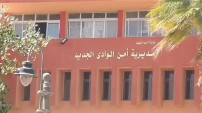 مصرع شخصين وإصابة آخر في تصادم شاحنتين بطريق الداخلة شرق العوينات بالوادي الجديد