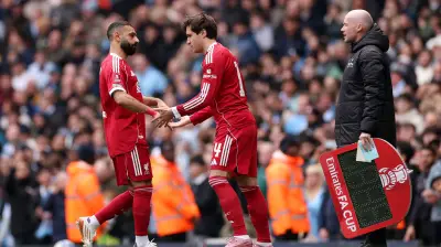 سلوت يعلن تشكيل ليفربول لمواجهة سان جيرمان.. صلاح على دكة البدلاء