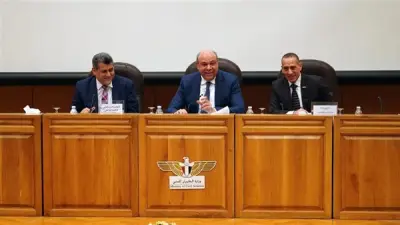 وزير الطيران المدني يعلن عن تعديلات تنظيمية لدعم الاستثمار والتدريب في القطاع