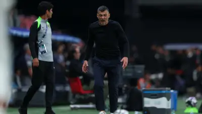 غضب كونسيساو بعد خسارة الاتحاد من نيوم وتصرف مفاجئ في مؤتمر صحفي