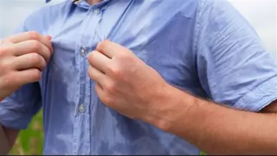 فرط التعرق: الأسباب المرضية والنفسية وطرق العلاج الفعالة للتخلص من الإحراج