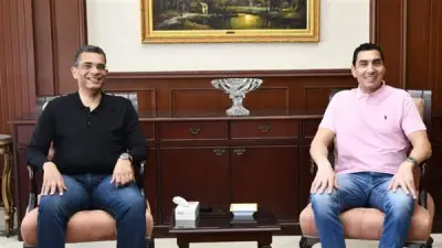 وزير الرياضة يلتقي محافظ البحر الأحمر ويجري جولة تفقدية للمنشآت الرياضية