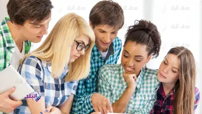 استشاري علاقات أسرية تحذر: المقارنة في الجامعات تدمر الثقة بالنفس وتسبب هشاشة نفسية