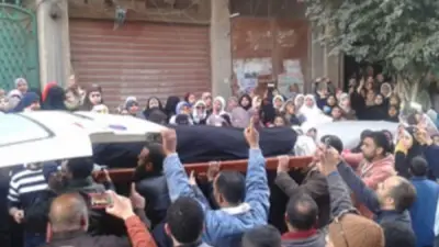 الإسكندرية تشيّع ضحايا جريمة الابن المروعة في دربالة وسط صدمة الأهالي