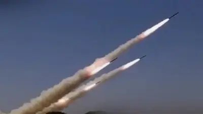 إذاعة الجيش الإسرائيلي: إطلاق صواريخ من لبنان باتجاه صفد وردود عسكرية متصاعدة