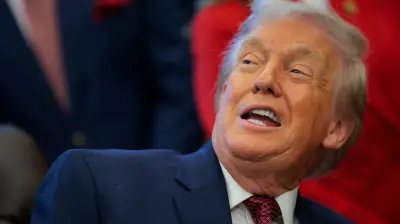 تحدي داخل القفص: هانتر بايدن يوافق على نزال ضد ابني ترامب في مواجهة رياضية مثيرة