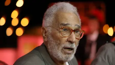 نجل عبد الرحمن أبو زهرة يتلقى أفضل رعاية طبية ونقدر جهود الأطباء