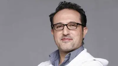 شريف مدكور يثير الجدل بتصريحاته حول الزواج من الأجانب والاستقرار العائلي