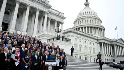 عضو ديمقراطي أمريكي يشكك في مفاوضات إسلام آباد ويهاجم نهج واشنطن