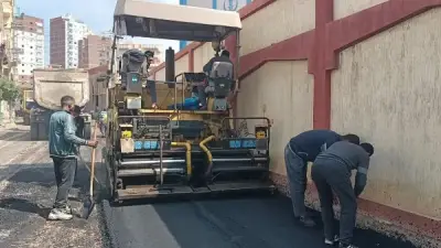 محافظ كفر الشيخ يشرف على رصف شارع الحملة الميكانيكية بدسوق لتحسين البنية التحتية