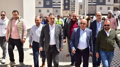 مسؤولو الإسكان يتفقدون مشروعات 